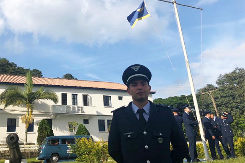 Foto: Hugo Francisqueto Carneiro de 25 anos, recebeu a convocação da Força Aérea Brasileira onde se formou na última sexta-feira (27). (Foto: Divulgação)