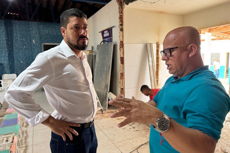 Foto: Divulgação - Prefeito Ricardo Flauzino acompanha reformas em escolas para início do ano letivo de 2026