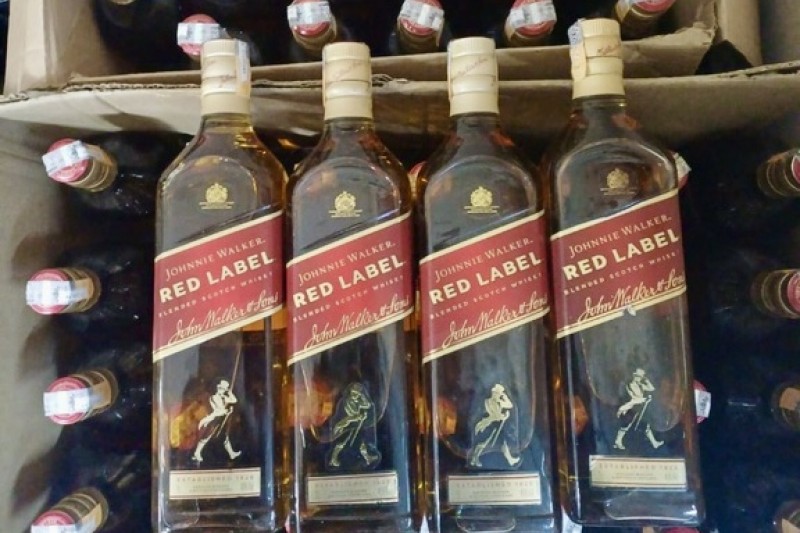 Foto: Divulgação - PRF apreende 90 garrafas de whisky com indícios de falsificação na BR-101 em Eunápolis