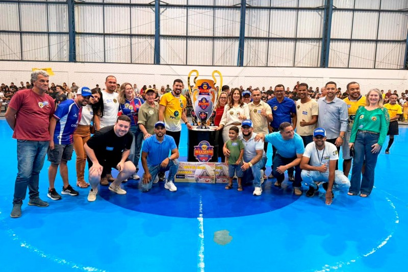 Foto: Divulgação - Prefeito Flauzino e deputada Cláudia Oliveira acompanham final histórica da Copa Bela Verão de Futsal 2026 em Itabela