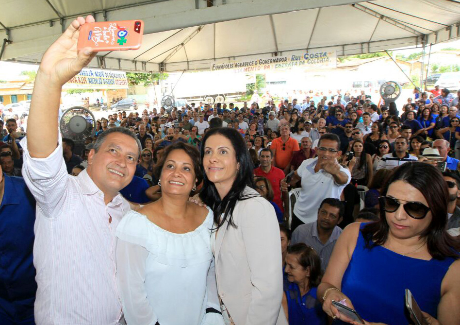 Christine Pinto prestigia evento com Rui Costa. (Foto: Divulgação)