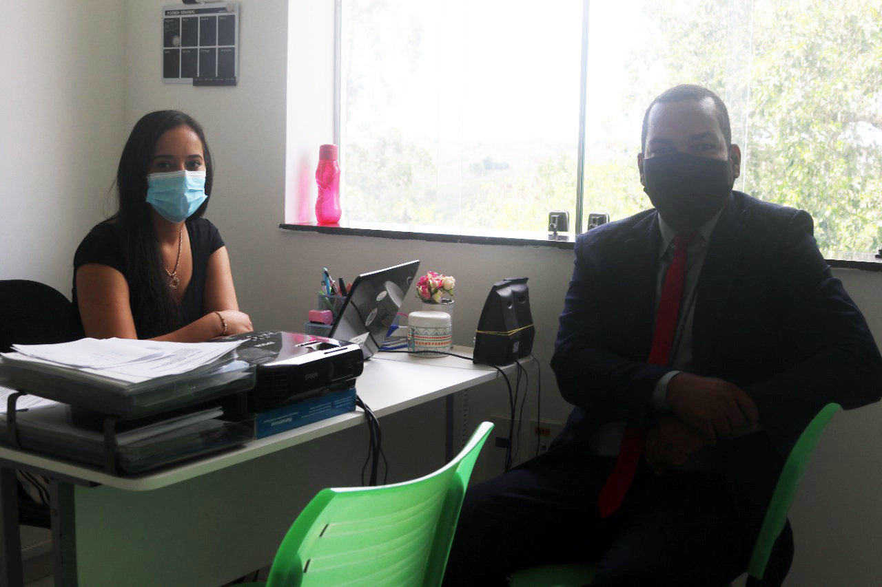 Gestora de Planejamento, P�mela Dadalto, e procurador adjunto Cl�riston Souza. (Foto: Divulga��o)