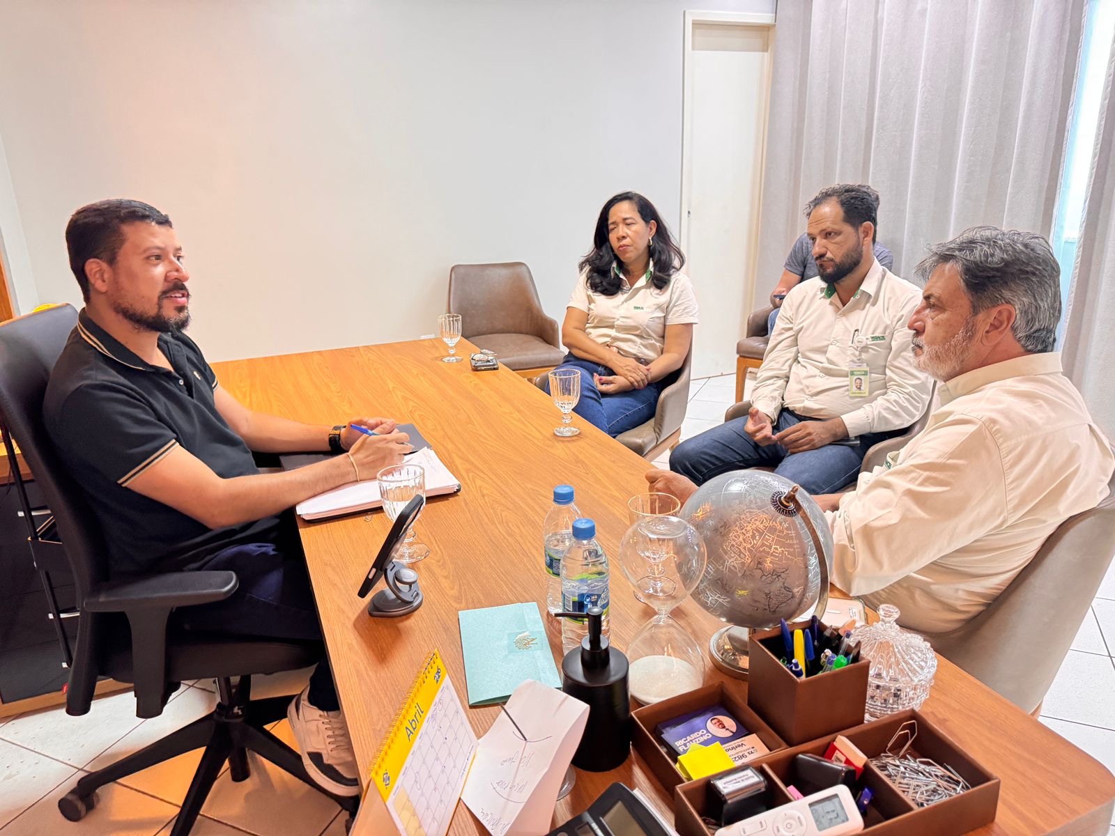 Prefeito Ricardo Flauzino se reúne com representantes da Veracel em busca de novas parcerias para Itabela Prefeito Ricardo Flauzino se reúne com representantes da Veracel em busca de novas parcerias para Itabela