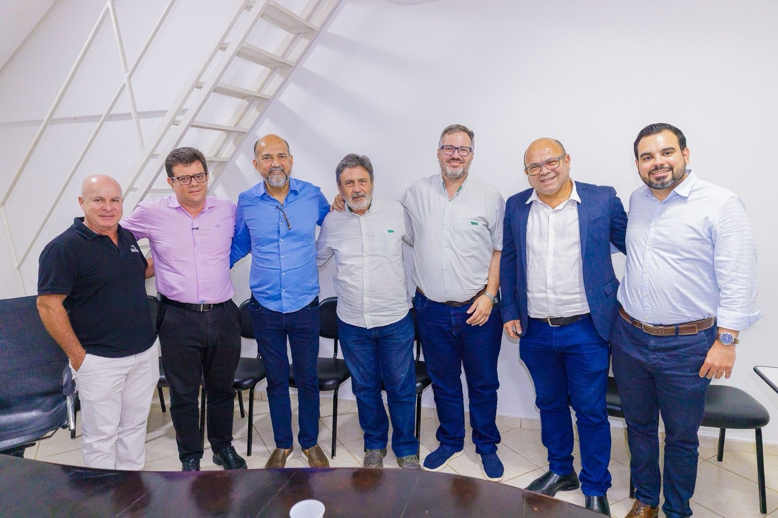 Prefeito Robério anuncia tratativas para construção do complexo educacional SESI/SENAI em Eunápolis Prefeito Robério anuncia tratativas para construção do complexo educacional SESI/SENAI em Eunápolis