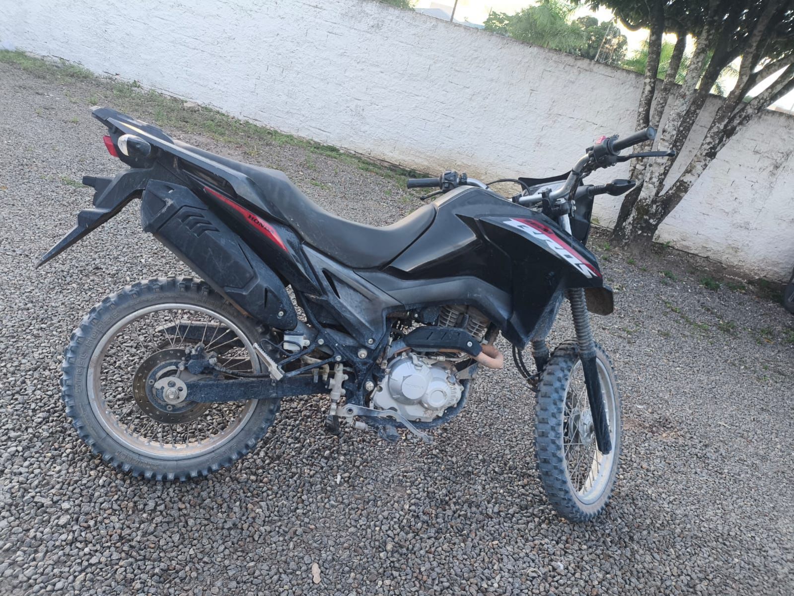 Polícia Militar realiza ações e apreende veículos adulterados e armas em Itabela Polícia Militar realiza ações e apreende veículos adulterados e armas em Itabela