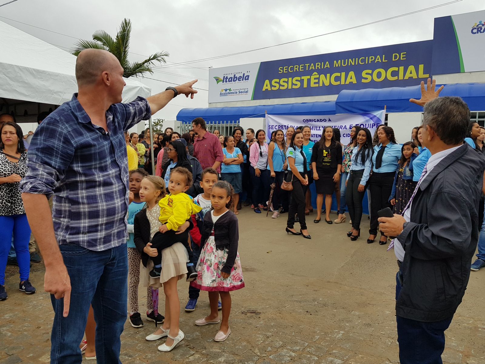 Francisqueto entrega sede da assist�ncia Social totalmente reestruturada. (Foto: Alex Gon�alves/BAHIA DIA A DIA)