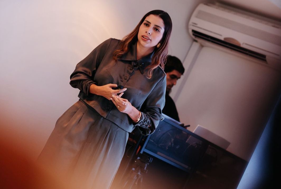 REPRESENANDO ITABELA :  Ana Karoline Sales ministra palestra sobre regulariza��o de im�veis rurais em evento internacional no Uruguai