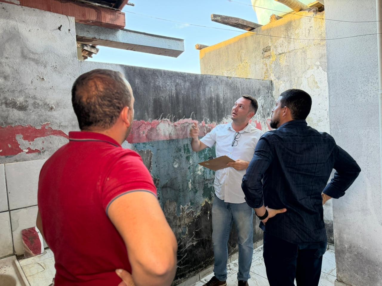 Prefeito Ricardo Flauzino realiza visita técnica e anuncia reforma de unidade de saúde em Monte Pascoal Prefeito Ricardo Flauzino realiza visita técnica e anuncia reforma de unidade de saúde em Monte Pascoal
