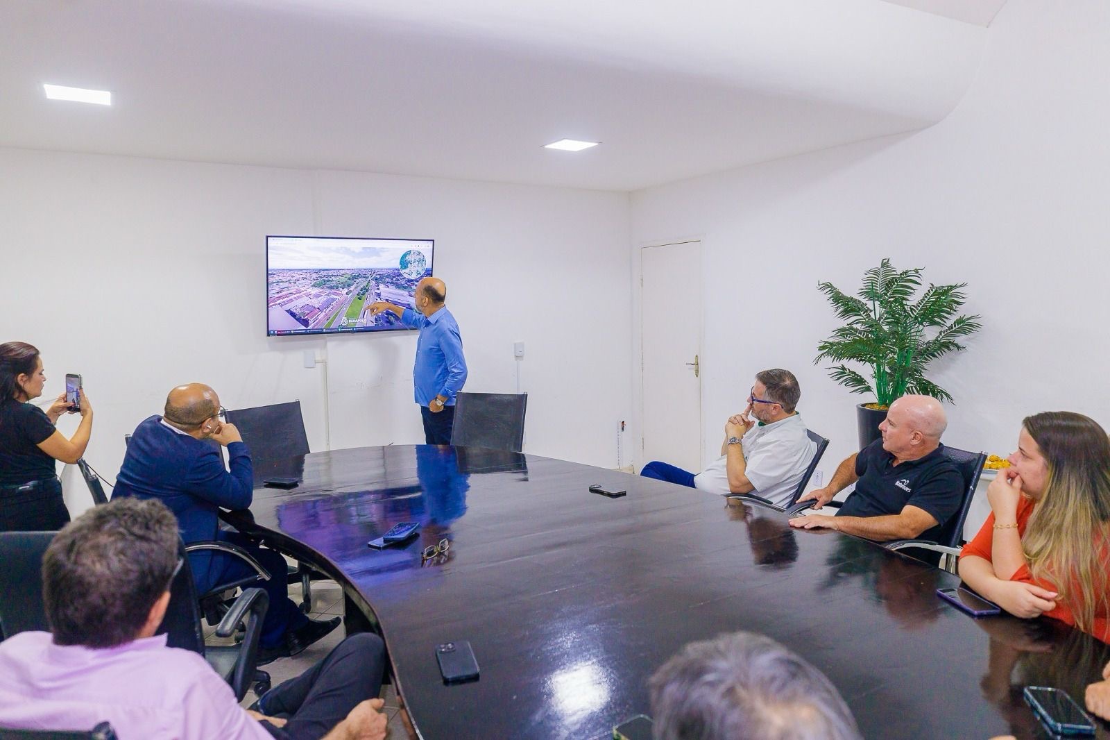 Prefeito Robério anuncia tratativas para construção do complexo educacional SESI/SENAI em Eunápolis Prefeito Robério anuncia tratativas para construção do complexo educacional SESI/SENAI em Eunápolis