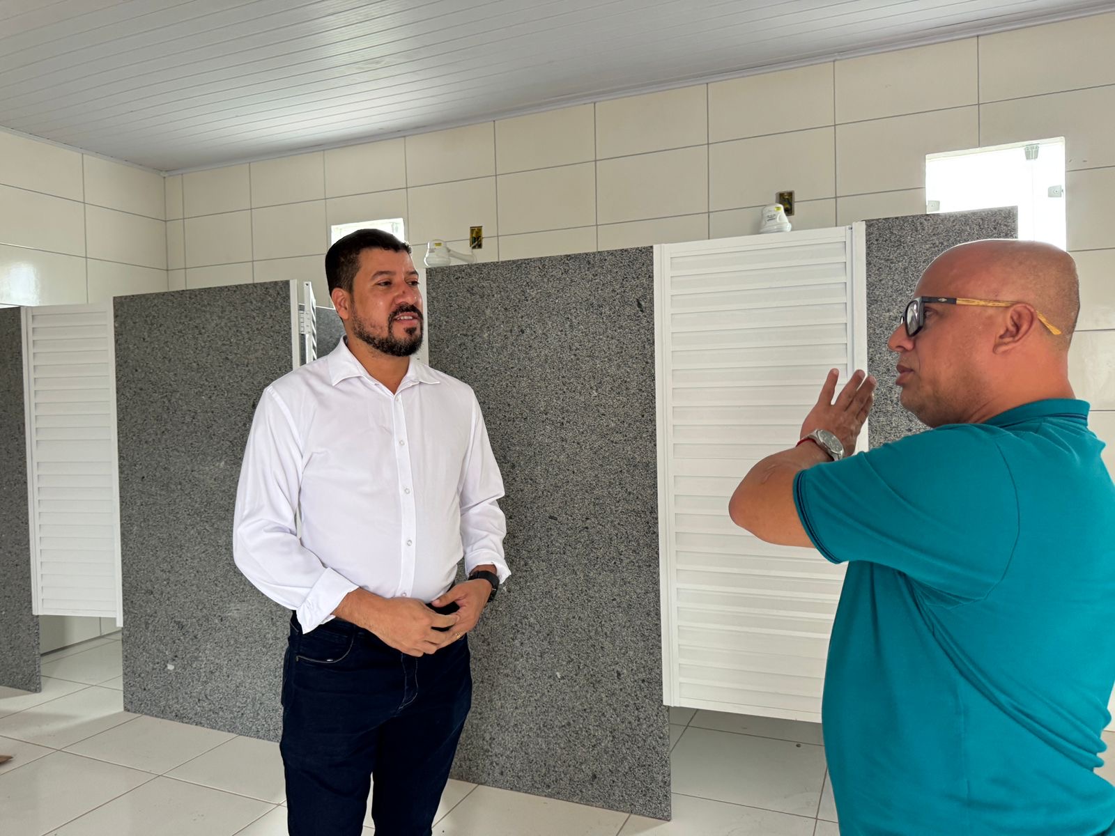 Prefeito Ricardo Flauzino acompanha reformas em escolas para início do ano letivo de 2026