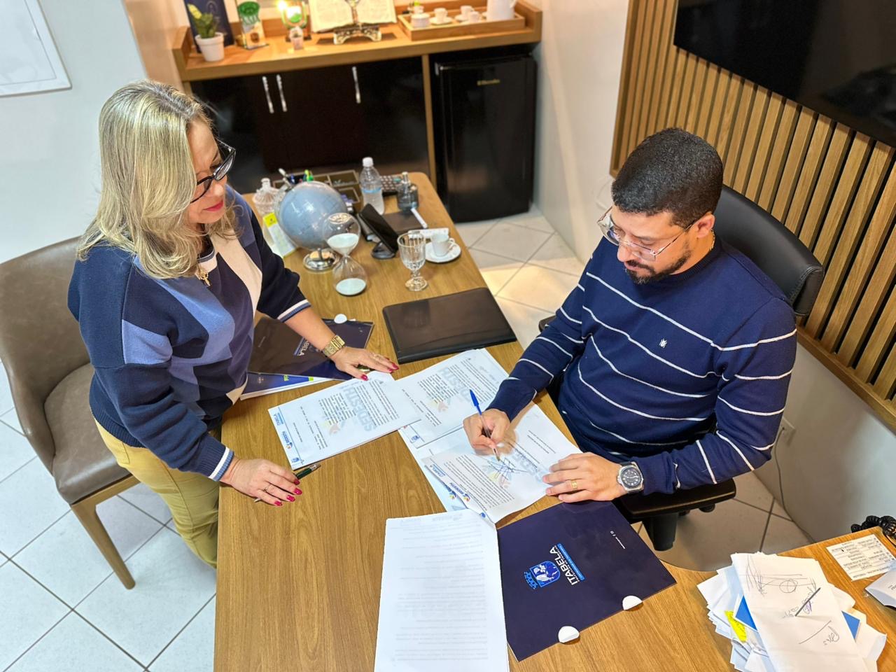 Prefeitura de Itabela firma termo de fomento com instituições e fortalece rede de proteção social Prefeitura de Itabela firma termo de fomento com instituições e fortalece rede de proteção social