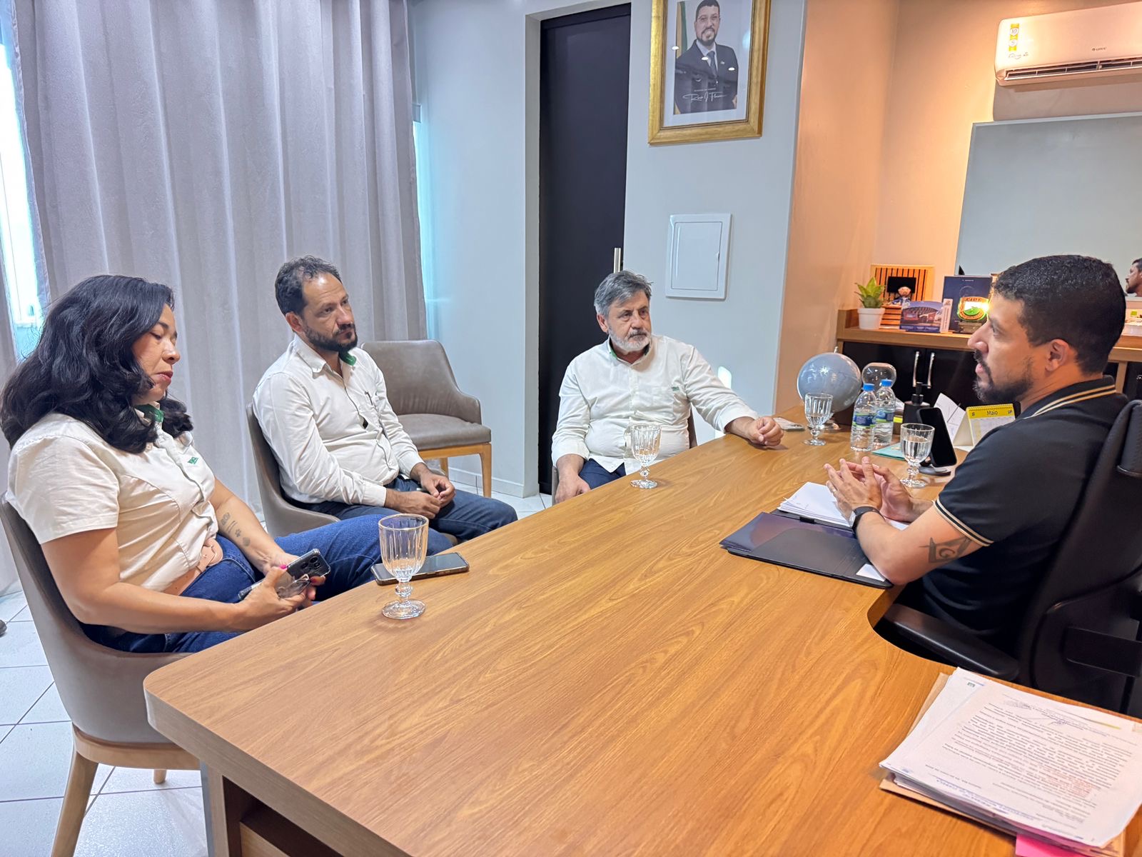 Prefeito Ricardo Flauzino se reúne com representantes da Veracel em busca de novas parcerias para Itabela Prefeito Ricardo Flauzino se reúne com representantes da Veracel em busca de novas parcerias para Itabela