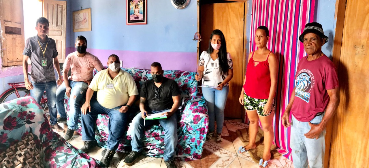 Cinco técnicos da pasta fizeram o levantamento das famílias moradoras do bairro. (Foto: Divulgação)