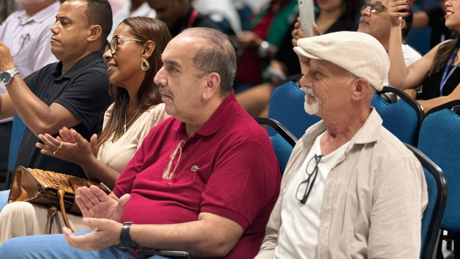 Eunpolis sediou cerimnia de concesso do Selo SIM CONDESC que beneficia a agroindstria local