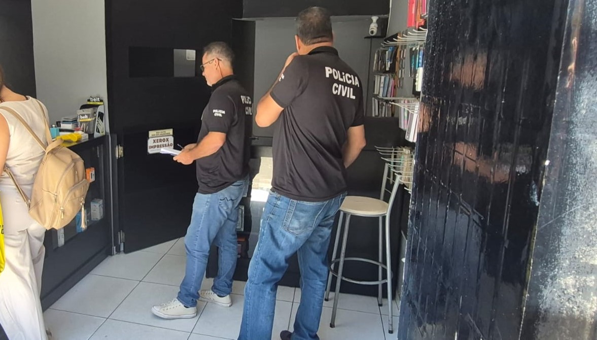 Operação Mobile 360°: Polícia Civil realiza fiscalização em estabelecimentos comerciais em diversas cidades nesta quarta-feira (16) Operação Mobile 360°: Polícia Civil realiza fiscalização em estabelecimentos comerciais em diversas cidades nesta quarta-feira (16)
