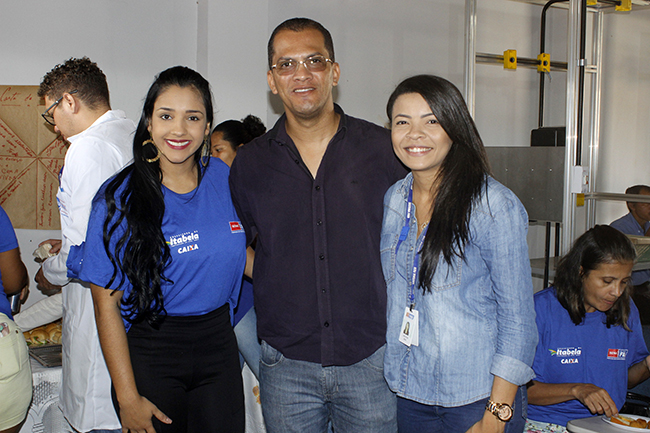 Secretária de assistência Social, Kamilly Vieira, Assessor especial do prefeito, Taylan Araújo e a gestora local do SENAI,Lorena Reis. (Foto: Divulgação)