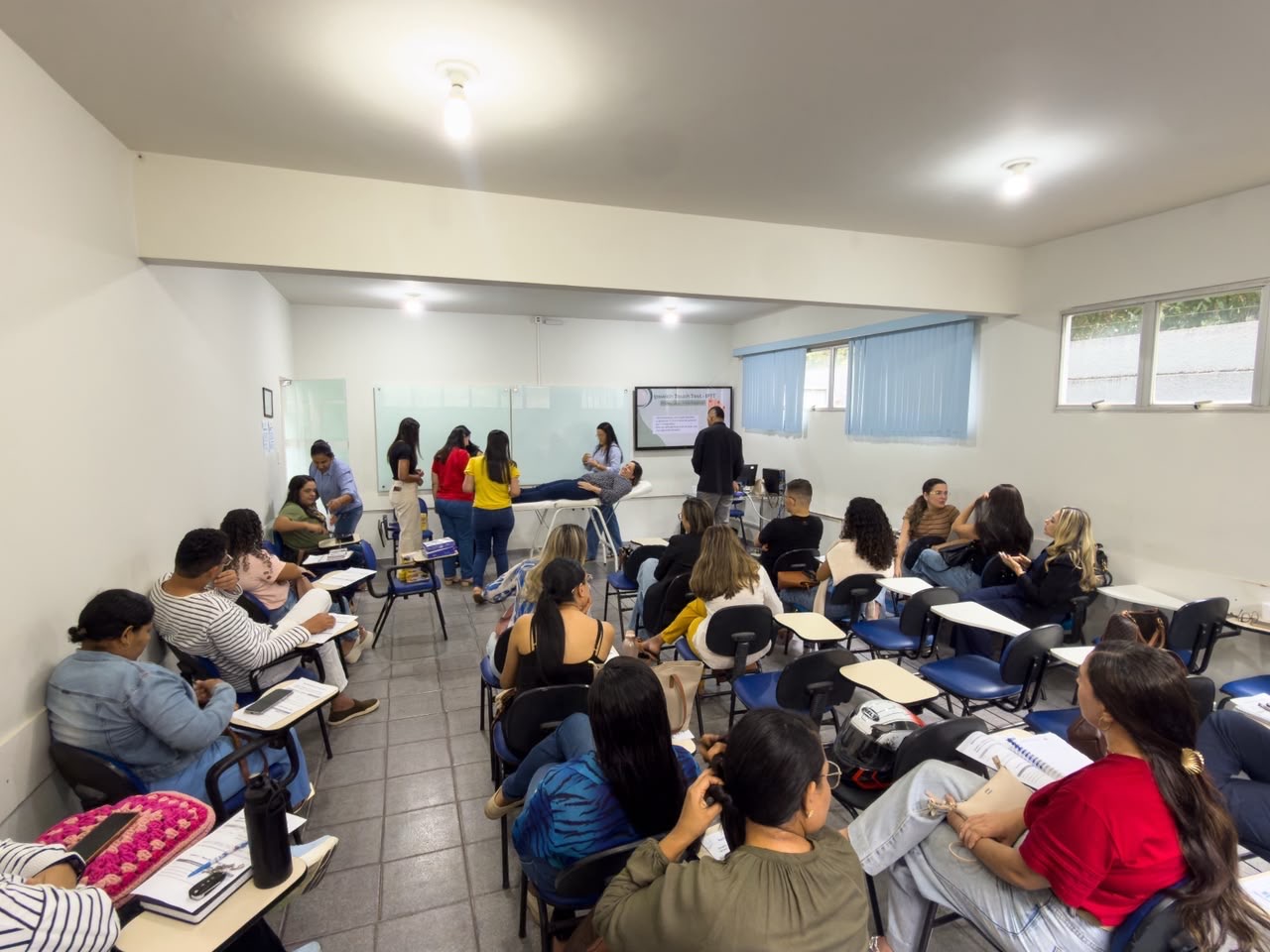 Prefeitura de Eunápolis capacita profissionais de saúde para prevenção e cuidados com o pé diabético Prefeitura de Eunápolis capacita profissionais de saúde para prevenção e cuidados com o pé diabético