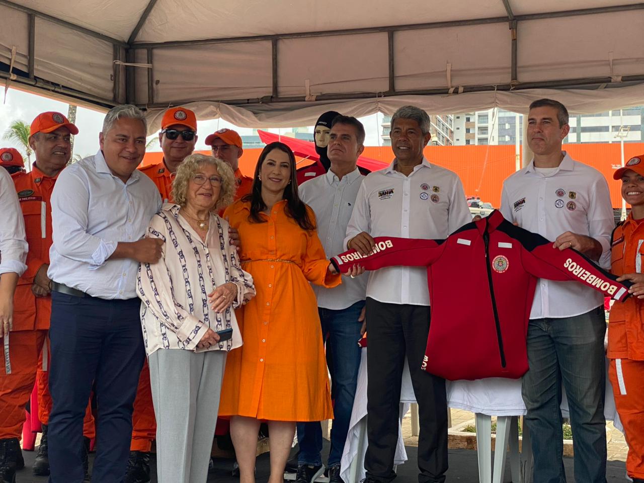 Operao Vero 2025/2026: deputada Cludia Oliveira recebe 15 novas viaturas para reforar a segurana no Extremo Sul