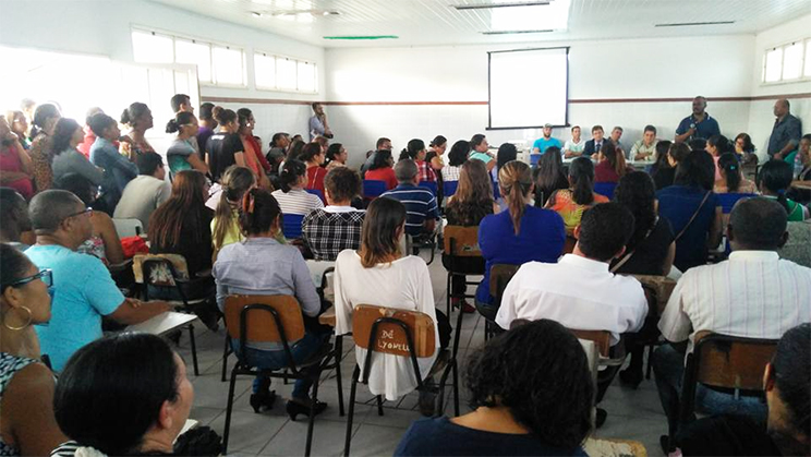APLB realizou uma assembléia com professores pra discutir o recurso do precatórios. (Foto: Reprodução/Whatsapp)