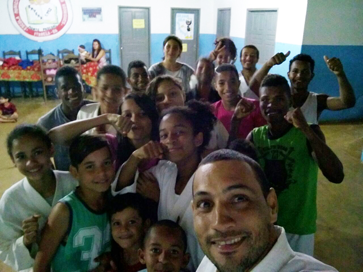 Aulas são oferecidas gratuitamente pela prefeitura municipal, por meio do departamento de cultura. (Foto: Reprodução/FACEBOOK)
