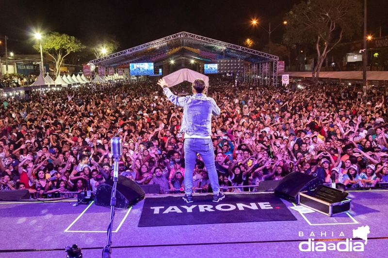 Tayrony pela primeira vez na festa levou sucessos novos e antigos no seu repertorio. (Foto: Divulgação)